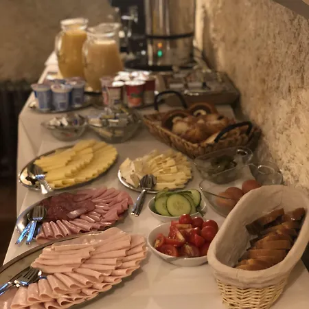 City Guest house 3*